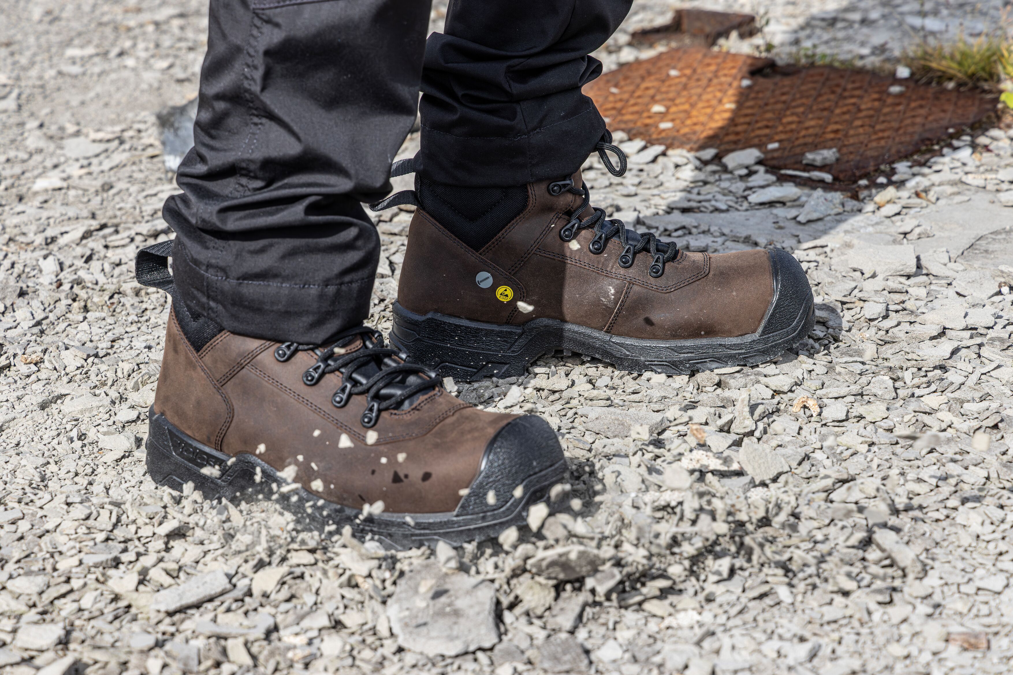 JALAS Heavy Duty Protective Shoes For Harsh Conditions JALAS Heavy Duty Protective Shoes For Harsh Conditions