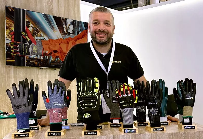 ejendals-tegera-gloves-oil-gas.jpg