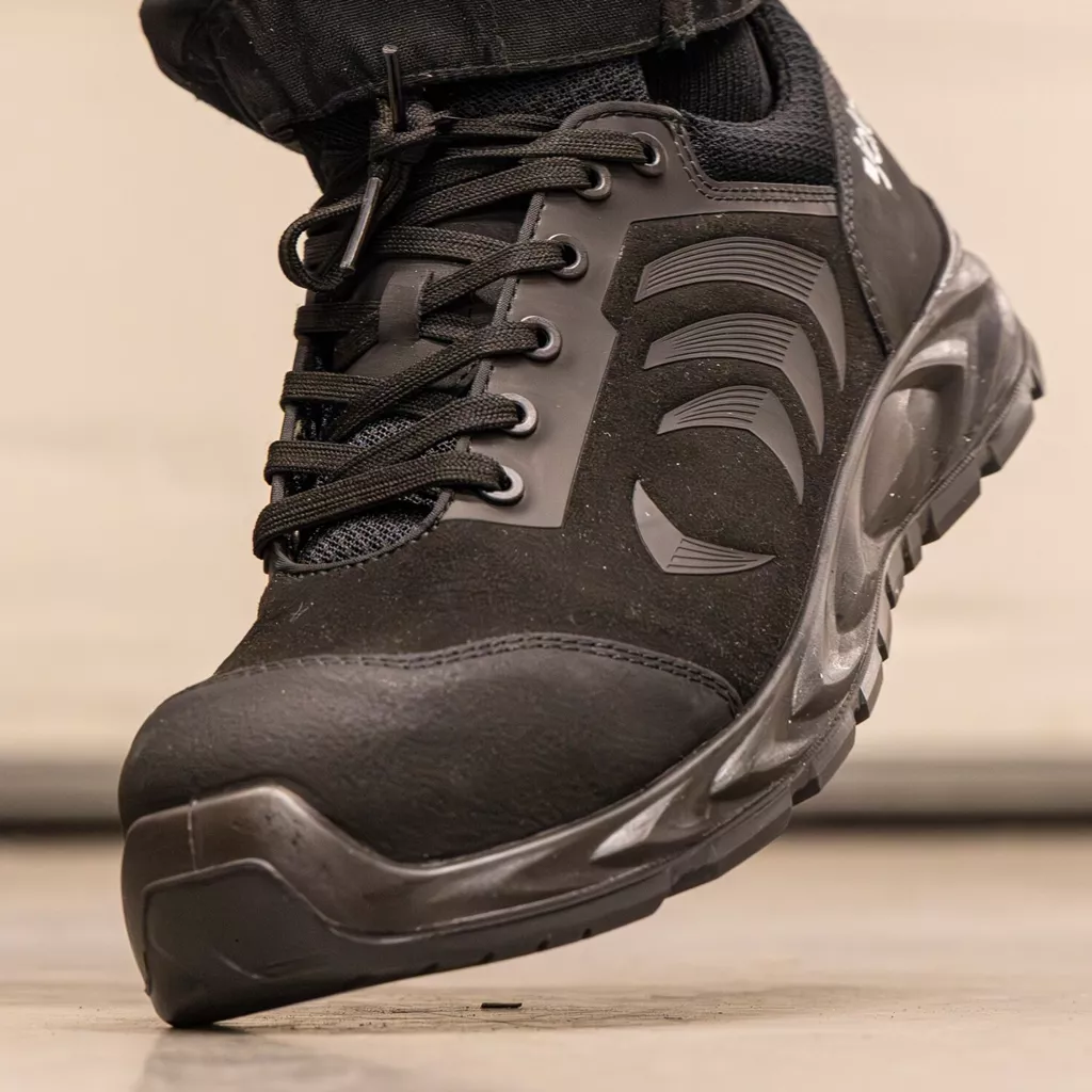 Upper material and lightweight construction of JALAS Flex safety shoe with bio-based and PFAS-free materials