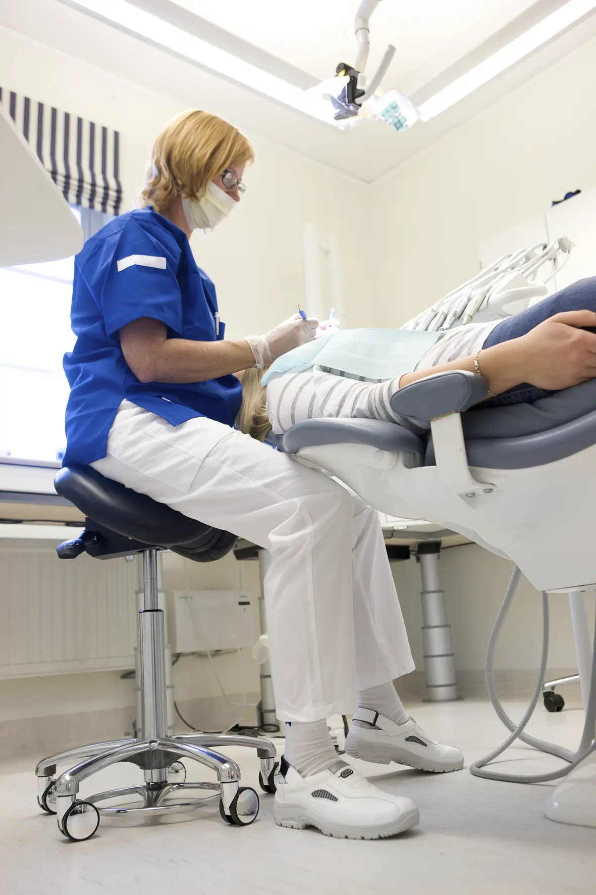 Occupational shoe JALAS Clean 5012 MENU WHITE Environment image