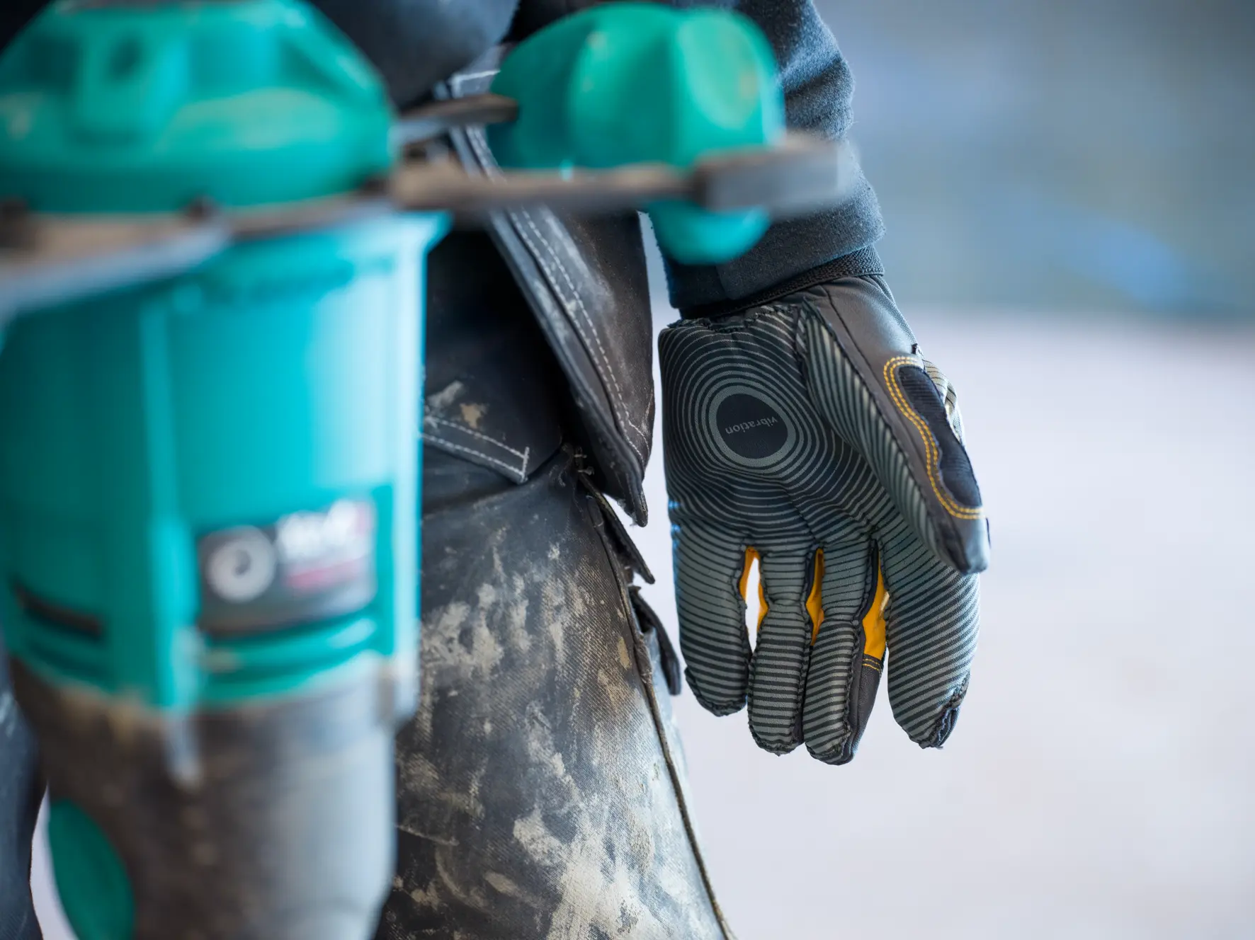 Anti-vibration glove TEGERA Pro 9180A Environment image