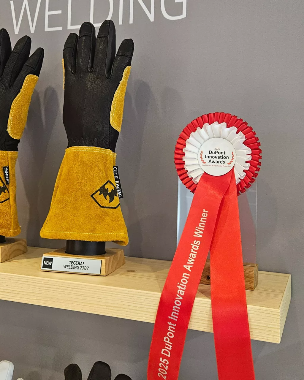 Award-welding-glove.png