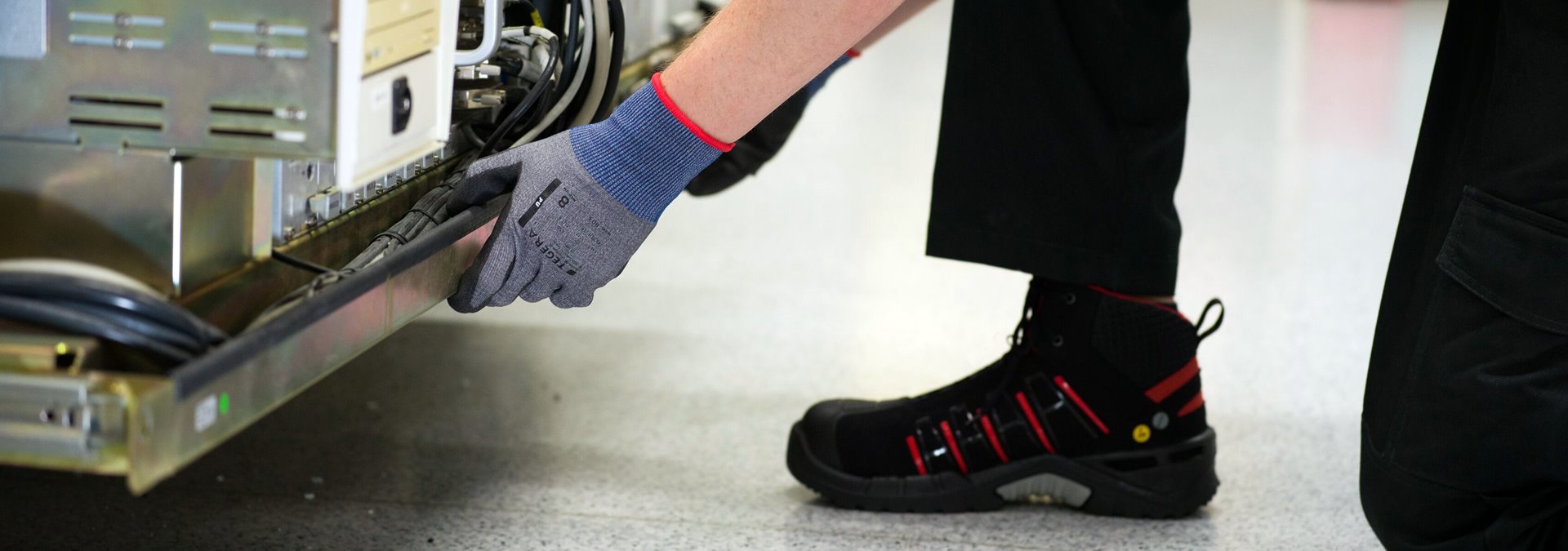 ESD PPE Comprehensive Protection Against Static Electricity in the